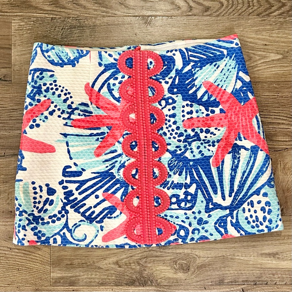 Lilly Pulitzer Tate Mini Skirt in She Sells Shells Starfish